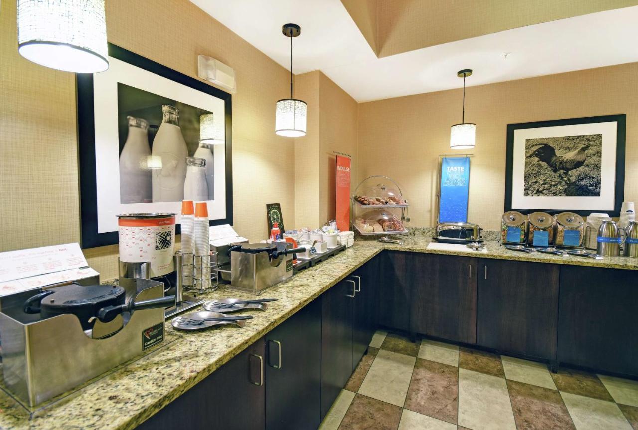 Hampton Inn Beloit Bagian luar foto