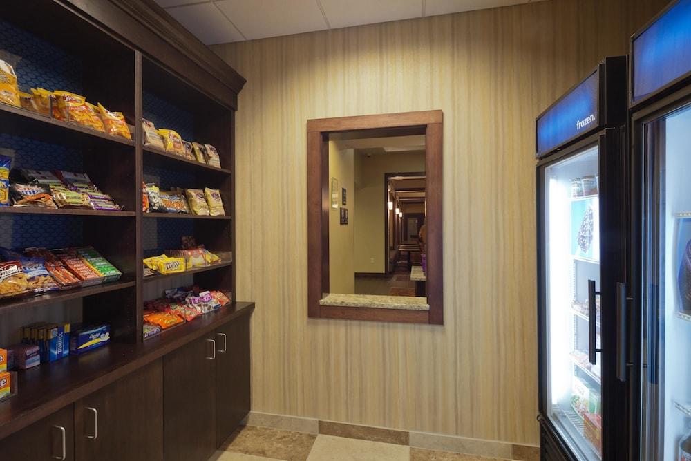 Hampton Inn Beloit Bagian luar foto