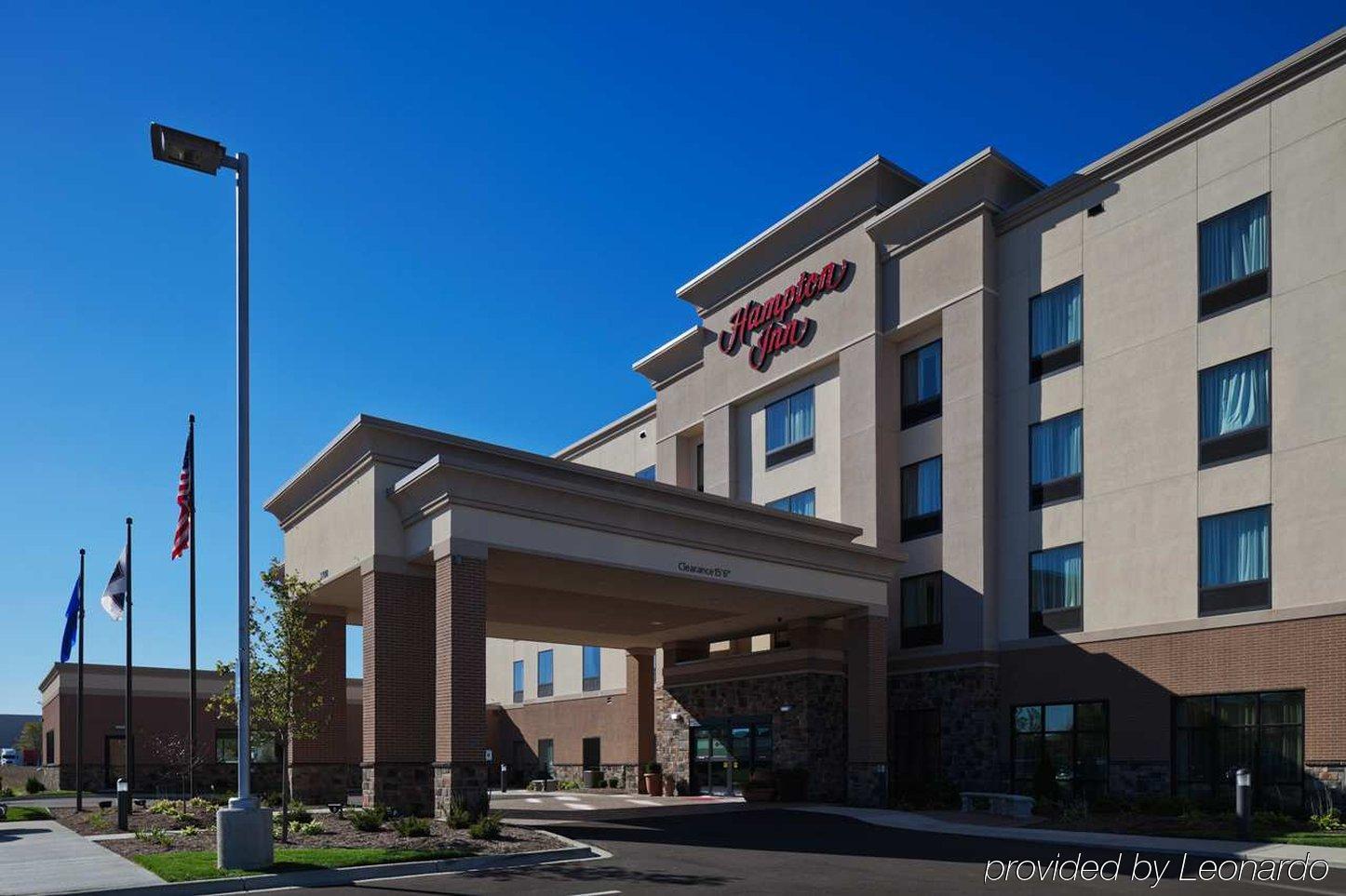 Hampton Inn Beloit Bagian luar foto